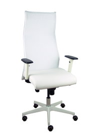 Sillón Albacete con mecanismo Sincro tapizada con Similpiel color Blanco. Equipado con Base poliamida blanca, Brazos 1D y Ruedas de parqué