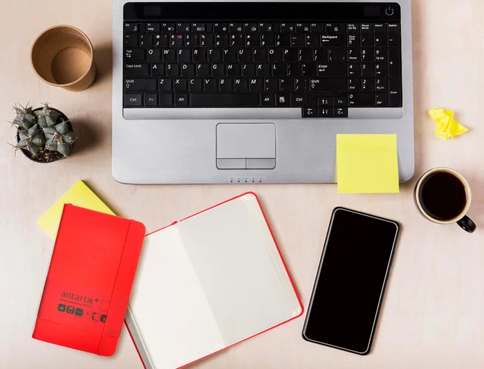 Antartik Cuaderno A6 Tapa Dura Hojas Lisas Rojo 100 Hojas 80 Gr Fsc