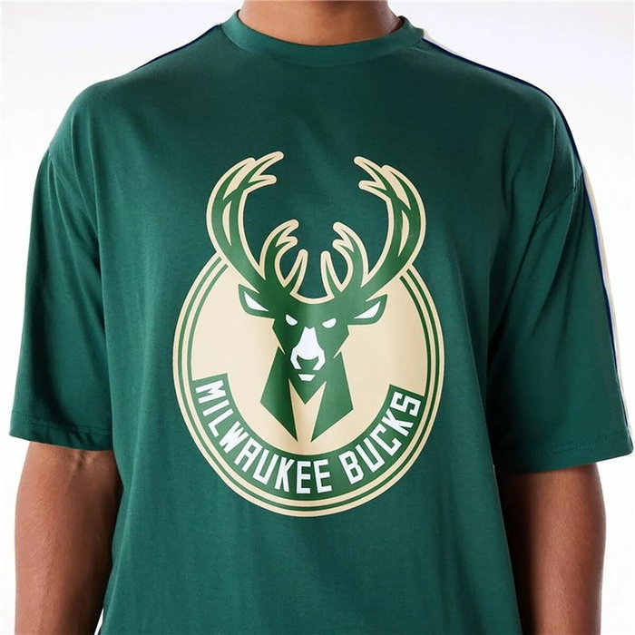 Camiseta de Manga Corta Hombre New Era NBA PANEL OS Milwaukee Bucks Verde Claro Blanco