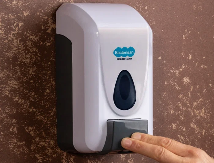 Bacterisan Dispensador de gel y jabón manual para pared, recargable, 800 ml, color blanco, 120x110x240 mm