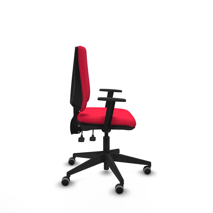 Silla de oficina Elche con mecanismo Asincro tapizada con Tela color Rojo. Equipada con Base piramidal negra, Brazos 1D y Ruedas 65 mm parqué