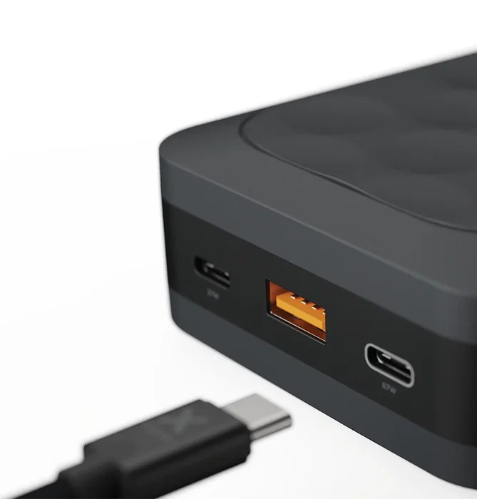 Xtorm Power Bank Fuel Series 5 FS-5271 27000mAh Negro - Carga Rápida PD 67W, 2x USB-C, 1x USB-A, Pantalla LCD, para Portátil y Smartphone