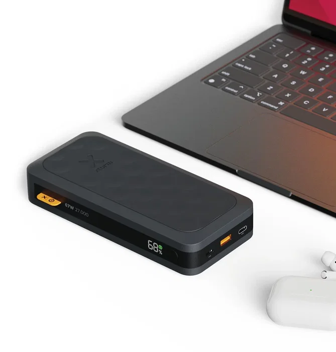 Xtorm Power Bank Fuel Series 5 FS-5271 27000mAh Negro - Carga Rápida PD 67W, 2x USB-C, 1x USB-A, Pantalla LCD, para Portátil y Smartphone