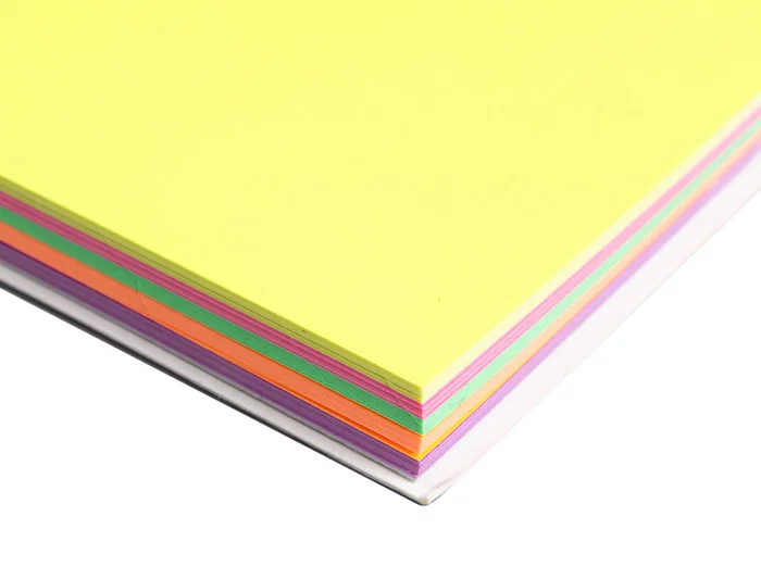 Q-connect Bloc de Notas Electrostáticas Adhesivas Quita y Pon 70x100 mm 100 Hojas 5 Colores Fluorescentes