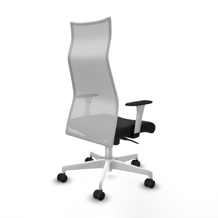 Sillón Albacete con mecanismo Sincro tapizada con Similpiel color Negro y malla color Blanco. Equipado con Base poliamida blanca, Brazos 1D y Ruedas 65mm nailon