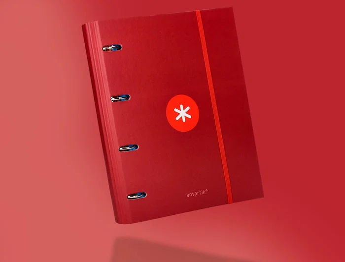 Antartik Carpeta A4 con Recambio Cuadro 5mm, 4 Anillas Redondas 40mm con Solapa, Color Frambuesa