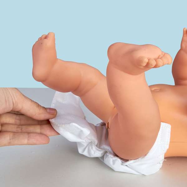 Famosa Muñeco Nenuco Sara 11 funciones 35 cm