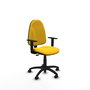 Silla de oficina Algarra con mecanismo Contacto permanente básico tapizada con Similpiel color Amarillo. Equipada con Base poliamida negra, Brazos 1D y Ruedas de parqué