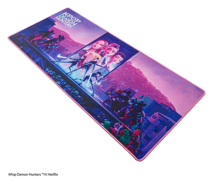 KPop Demon Hunters Alfombrilla de Escritorio Gaming XL 80x35cm Takedown Huntr/X - Neopreno con Diseño Oficial para Teclado y Ratón KPop Demon Hunters Alfombrilla de Escritorio Gaming XL 80x35cm Takedown Huntr/X - Neopreno con Diseño Oficial para Teclado y Ratón