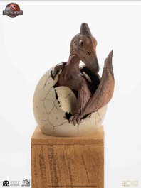 Jurassic Park III ECC Elite Creature Line Estatua Hatching Pterosaur 16 cm