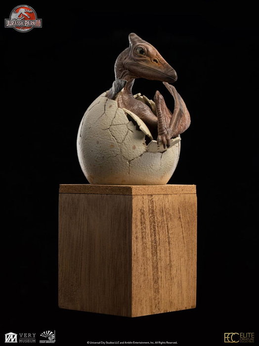 Jurassic Park III ECC Elite Creature Line Estatua Hatching Pterosaur 16 cm