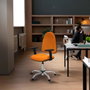 PIQUERAS Y CRESPO Silla de oficina Algarra Gris claro con brazos 2D