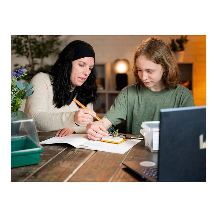 Arduino AKX00025 Arduino Education Student Kit para aprender a programar y electrónica