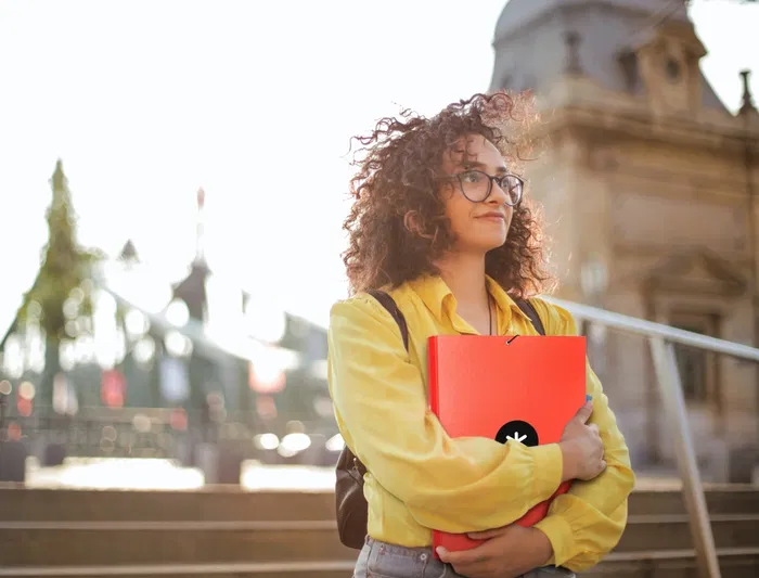 Antartik Carpeta de Gomas Tres Solapas Cartón Forrado A4 Colores Surtidos con Cierre de Gomas