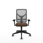 Silla de oficina Motilla con mecanismo Sincro tapizada con Tela color Marrón oscuro y malla color Gris. Equipada con lumbar 1D, Brazos 3D y Ruedas 65 mm parqué