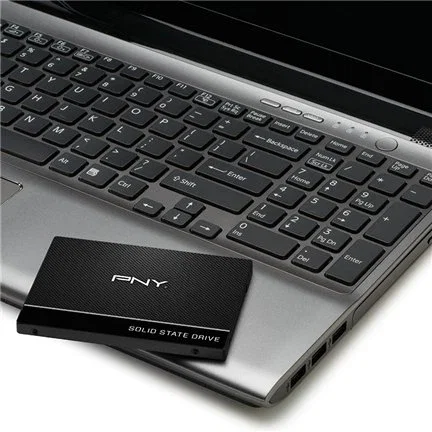 PNY CS900 SSD 250 GB 2.5" SATA III con 535 MB/s de Lectura y 500 MB/s de Escritura, 3D TLC, para PC o Portátil