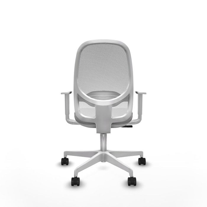 Silla de oficina Cilanco con mecanismo Sincro tapizada con Tela color Gris claro y malla color Blanco. Equipada con lumbar 1D, Reposabrazos blancos y Ruedas 65mm nailon
