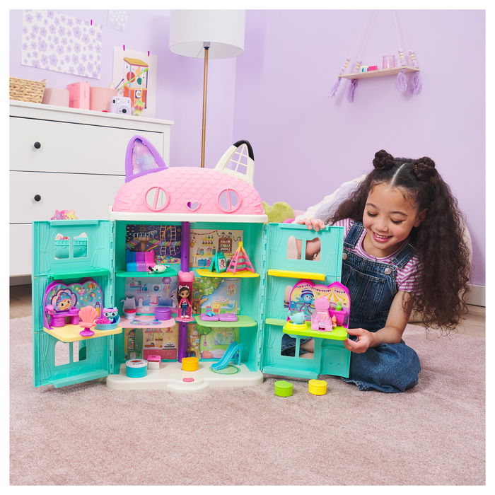 Spin Master Gabby's Dollhouse Deluxe Room Spielset 6068287 - Parque Infantil Multicolor con Kätzchen Narwal para Niños desde 3 Años