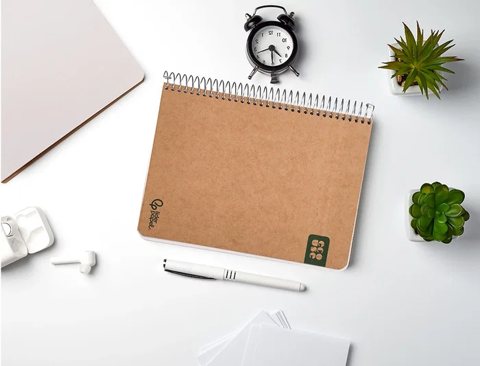 Liderpapel Cuaderno Espiral A5 120 Hojas, Papel 80g 100% Reciclado, Tapa Kraft Contracolada, para Notas, Dibujo o Viaje - Liso