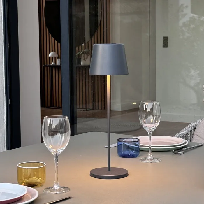 Lumisky Kelly Rock LÁM3760093542647 - Lámpara de Mesa LED Inalámbrica Recargable, Blanco Regulable, Aluminio Gris, Altura 38 cm