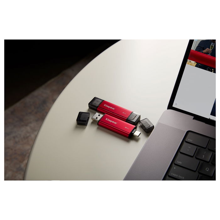 Kingston 2TB SSD Externo, Portable, USB-A/USB-C, Velocidad 1050MB/s, USB 3.2 Gen 2