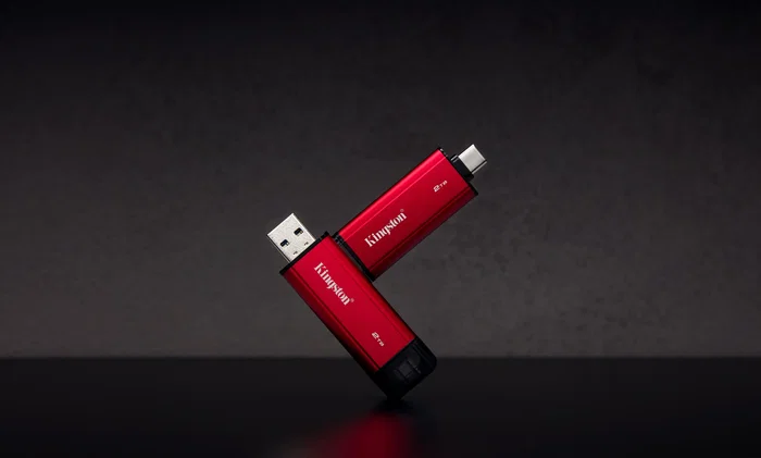 Kingston XS2000 Dual Portable SSD 2TB - USB-C y USB-A 3.2 Gen 2, 1050MB/s, Metal - Negro/Rojo