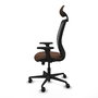 Silla de oficina Zulema con mecanismo Sincro tapizada con Tela color Marrón oscuro y malla color Negro. Equipada con lumbar 1D, Brazos 2D, Cabecero Fijo y Ruedas 65mm nailon