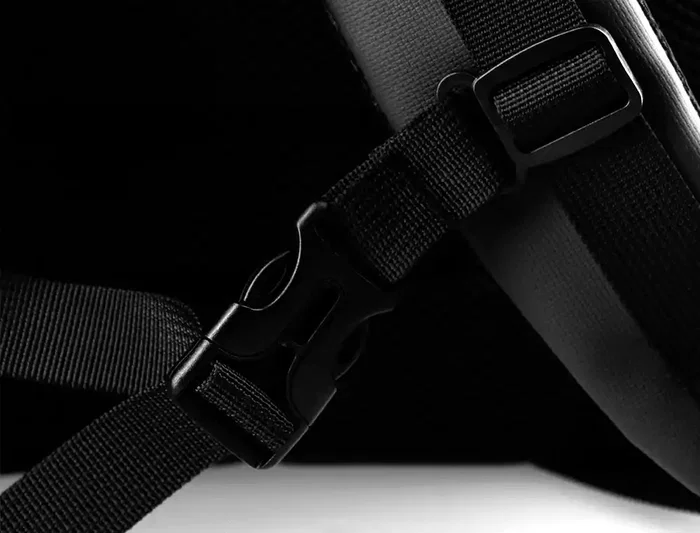 Antartik Mochila Volt 23L Negro Interior Rojo 450x180x330mm 5 Compartimentos