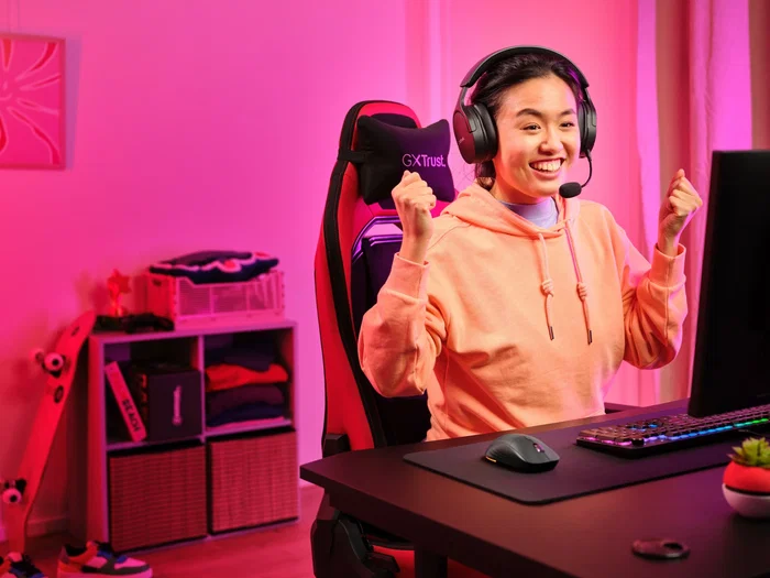 Trust GXT 927 Redex+ Ratón Gaming Inalámbrico RF 2.4 GHz con Cable USB, 25600 DPI, 6 Botones Programables, RGB 3 Zonas, Ergonómico para Mano Derecha, Recargable, Color Negro