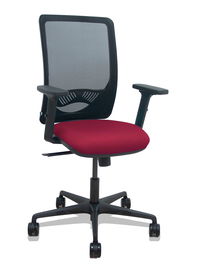 Silla de oficina Zulema con mecanismo Sincro tapizada con Tela color Granate y malla color Negro. Equipada con lumbar 1D, Brazos 2D y Ruedas 65mm nailon