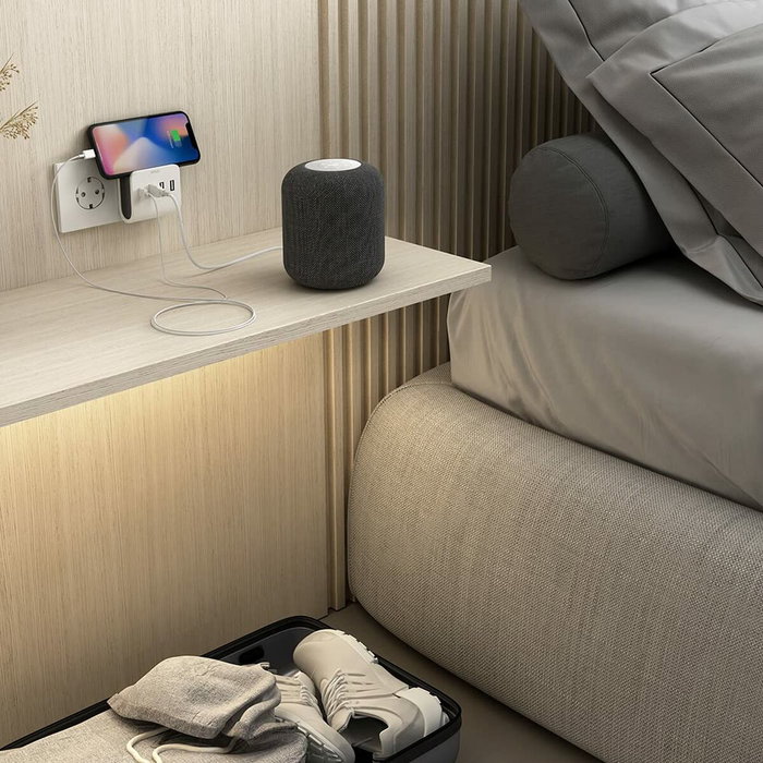 Simon Adaptador 3 USB-A + 1 USB-C con Soporte para Smartphone