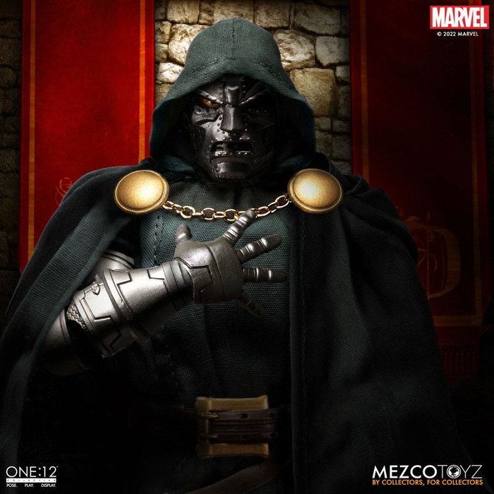 Mezco Toys Marvel Figura 1/12 Doctor Doom 17 cm