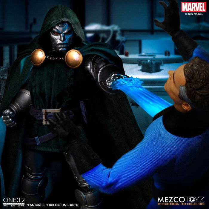 Mezco Toys Marvel Figura 1/12 Doctor Doom 17 cm