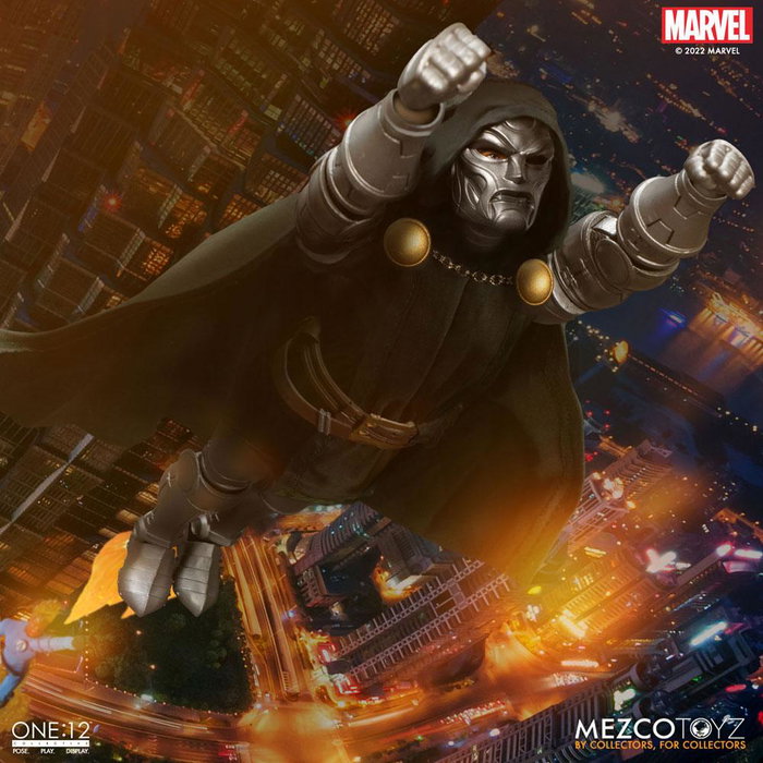 Mezco Toys Marvel Figura 1/12 Doctor Doom 17 cm