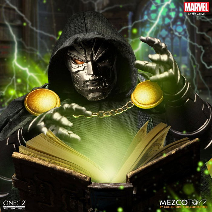 Mezco Toys Marvel Figura 1/12 Doctor Doom 17 cm