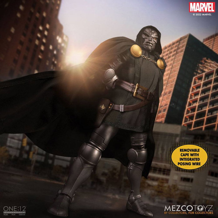Mezco Toys Marvel Figura 1/12 Doctor Doom 17 cm