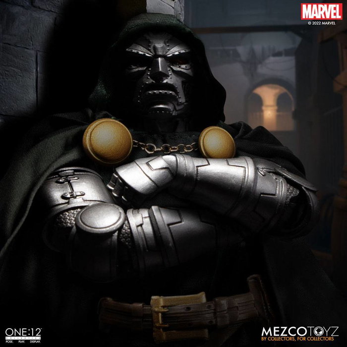 Mezco Toys Marvel Figura 1/12 Doctor Doom 17 cm