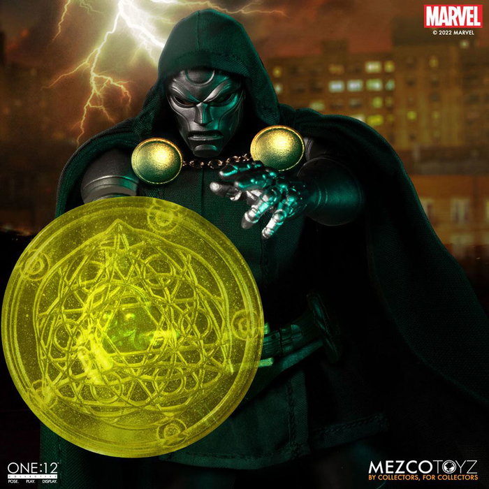 Mezco Toys Marvel Figura 1/12 Doctor Doom 17 cm