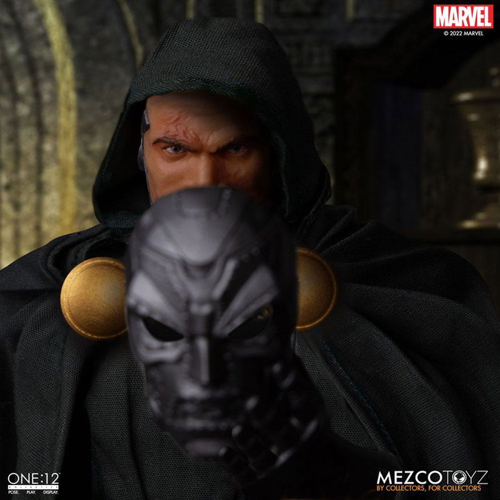 Mezco Toys Marvel Figura 1/12 Doctor Doom 17 cm