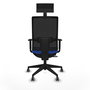 Silla de oficina Horna con mecanismo Sincro/Traslack tapizada con Tela color Azul y malla color Negro. Equipada con lumbar 1D, Brazos 1D, Cabecero Fijo y Ruedas 65 mm parqué