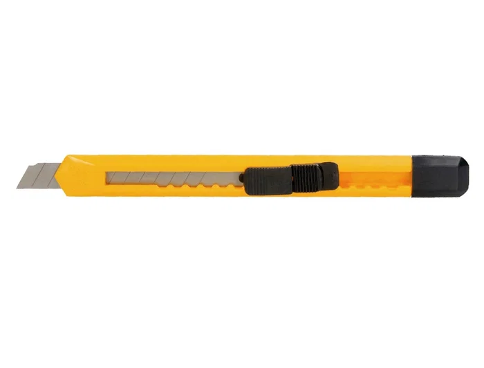 Q-connect Cúter XD-04 Plástico Estrecho Cuchilla 9 mm Clip Blíster 1 Unidad