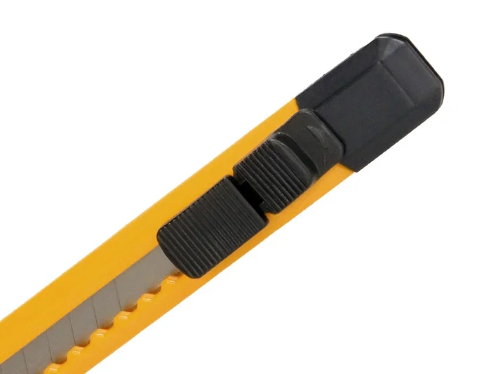 Q-connect Cúter XD-04 Plástico Estrecho Cuchilla 9 mm Clip Blíster 1 Unidad
