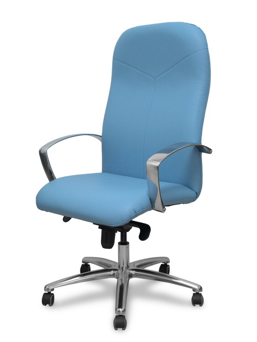 Sillón Caudete con mecanismo Basculante avanzado tapizada con Similpiel color Azul claro. Equipado con Base aluminio, Brazos fijos y Ruedas de parqué