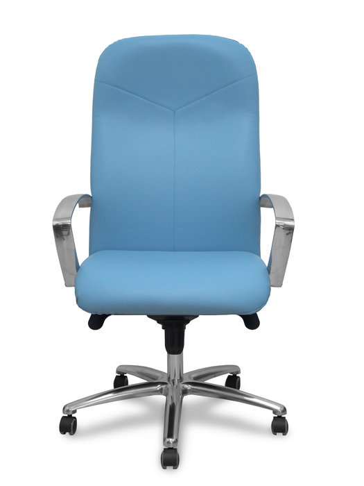 Sillón Caudete con mecanismo Basculante avanzado tapizada con Similpiel color Azul claro. Equipado con Base aluminio, Brazos fijos y Ruedas de parqué