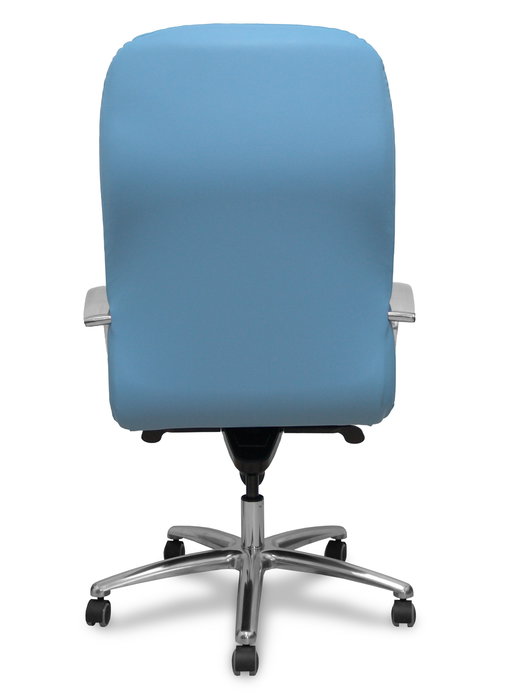 Sillón Caudete con mecanismo Basculante avanzado tapizada con Similpiel color Azul claro. Equipado con Base aluminio, Brazos fijos y Ruedas de parqué