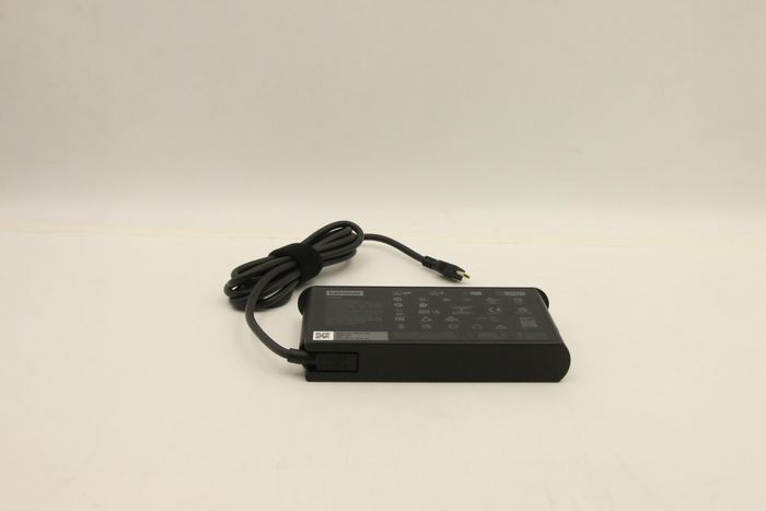 Lenovo Adaptador de Corriente USB-C 135W con Voltaje Ajustable 20V/15V/9V/5V para Laptops Lenovo Lenovo Adaptador de Corriente USB-C 135W con Voltaje Ajustable 20V/15V/9V/5V para Laptops Lenovo