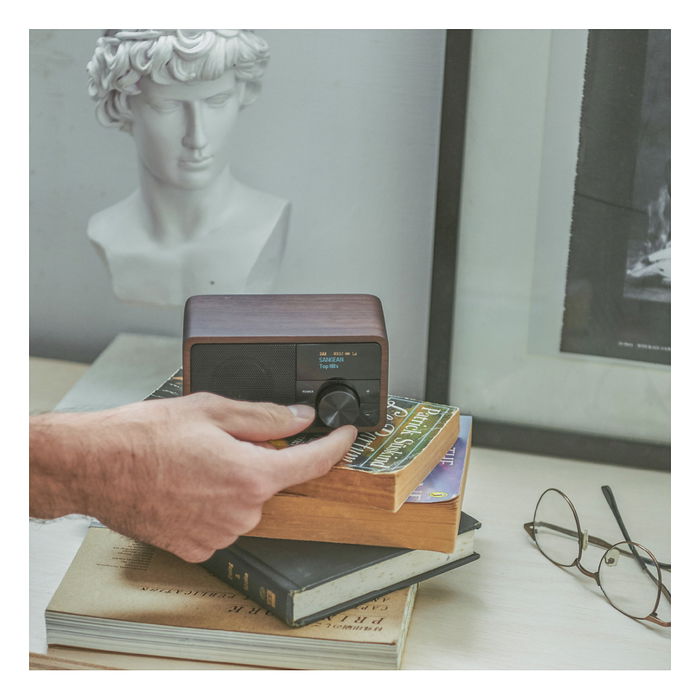 Sangean DDR-7 - Radio Digital DAB+ y FM con Bluetooth 5.0, Pantalla OLED, 8W, Batería Recargable, Reloj y Alarma, Acabado en Madera Oscura Sangean DDR-7 - Radio Digital DAB+ y FM con Bluetooth 5.0, Pantalla OLED, 8W, Batería Recargable, Reloj y Alarma, Acabado en Madera Oscura