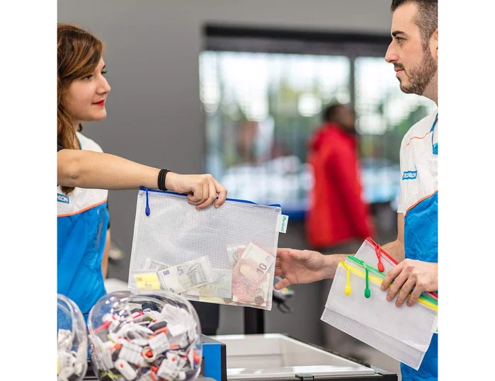 Djois Bolsa multiusos de PVC Din A6 con cremallera y portabolígrafos azul