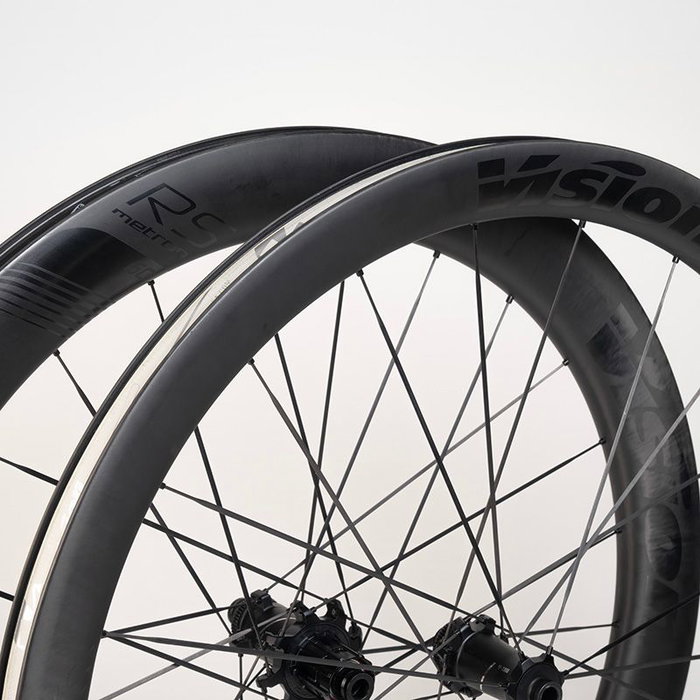 Vision Metron 60 Llanta de Carbono 60 mm Ancho 23 mm Compatible Shimano 11V Incluye Kit Tubeless 1390g Vision Metron 60 Llanta de Carbono 60 mm Ancho 23 mm Compatible Shimano 11V Incluye Kit Tubeless 1390g