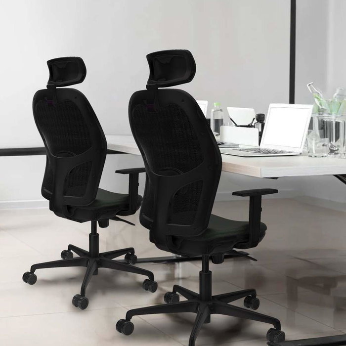 Silla de oficina Jorquera con mecanismo Sincro tapizada con Tela color Marrón oscuro y malla color Azul. Equipada con lumbar 1D, Brazos 1D, Cabecero 2D y Ruedas 65mm nailon